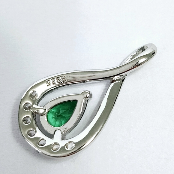 Emerald Sterling Silver Pendant - Picture 5 of 7